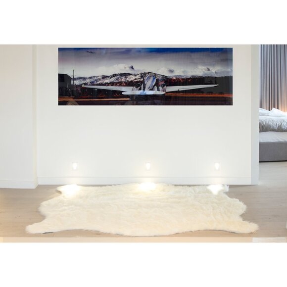 Luxe Home Decor Classic Faux Hide Rug | 1-Piece | Polar bear | 5.25'x7.5' - Picture 2 of 3
